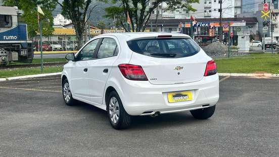 CHEVROLET-ONIX-2018