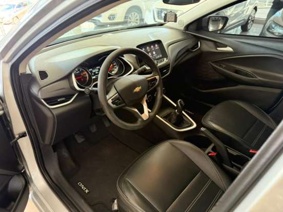 CHEVROLET-ONIX-2020