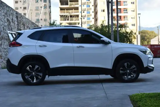 CHEVROLET-TRACKER-2025