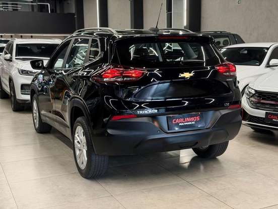 CHEVROLET-TRACKER-2023