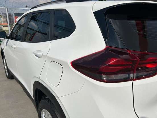 CHEVROLET-TRACKER-2024