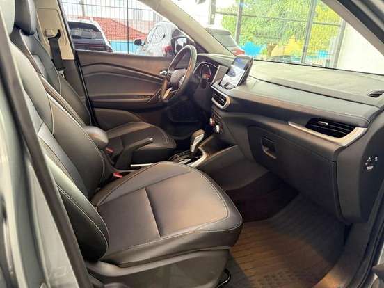 CHEVROLET-TRACKER-2024