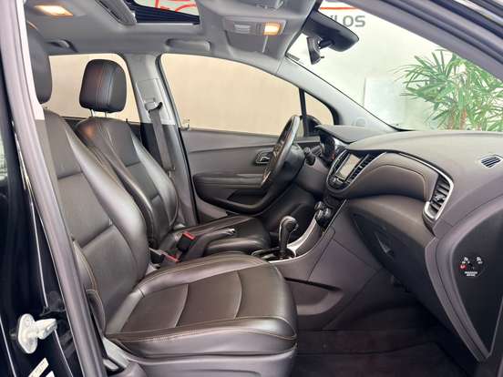 CHEVROLET-TRACKER-2018