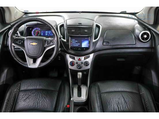 CHEVROLET-TRACKER-2015