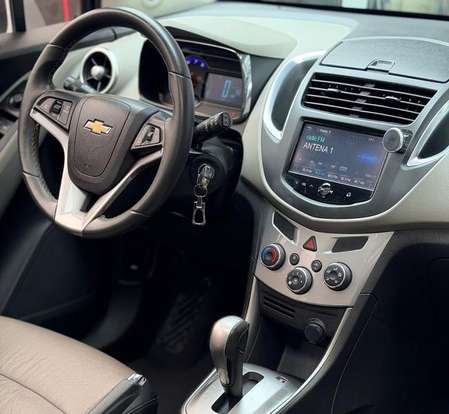 CHEVROLET-TRACKER-2015