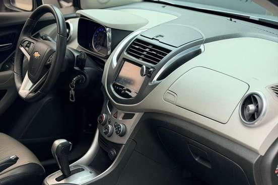 CHEVROLET-TRACKER-2015