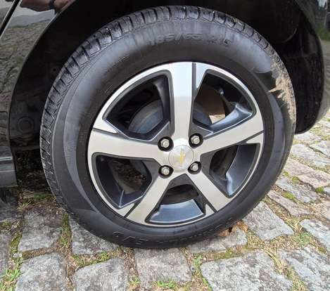 CHEVROLET-ONIX-2016
