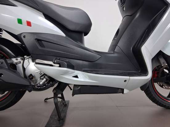 DAFRA-CITYCOM 300i-2016
