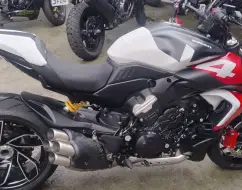 DUCATI DIAVEL V4 DUCATI DIAVEL V4