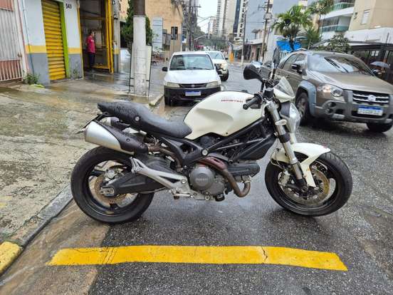 DUCATI-MONSTER 696 DUCATI-MONSTER 696-2011
