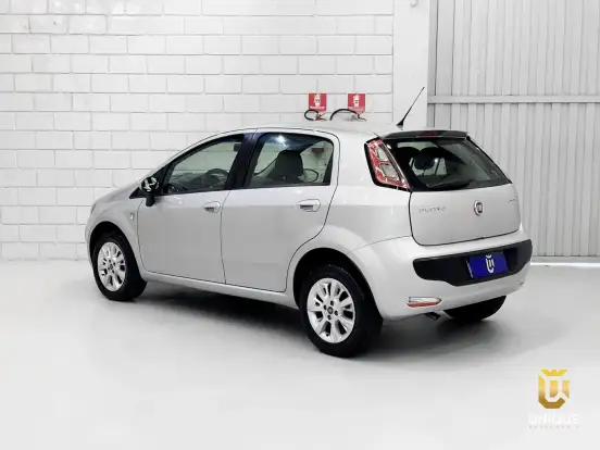 FIAT-PUNTO-2015