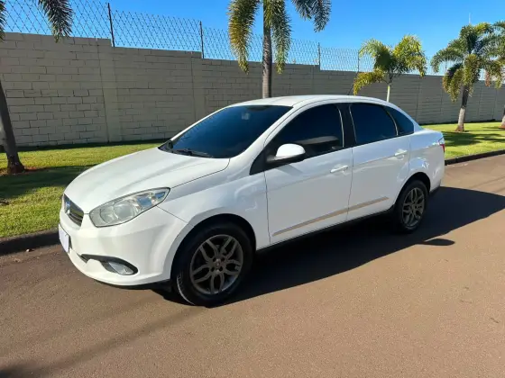 FIAT SIENA 1.6 MPI ESSENCE 16V FLEX 4P AUTOMATIZADO