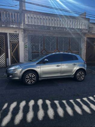 FIAT BRAVO 1.8 ESSENCE 16V FLEX 4P AUTOMATIZADO