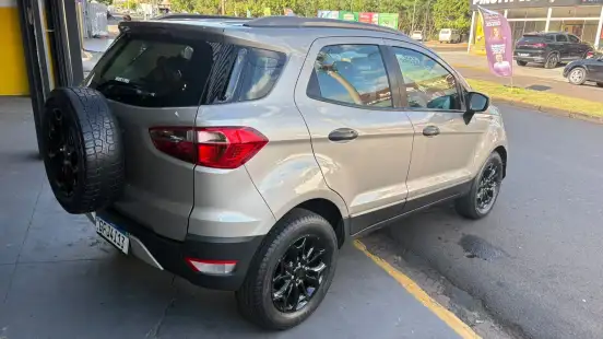 FORD-ECOSPORT-2016