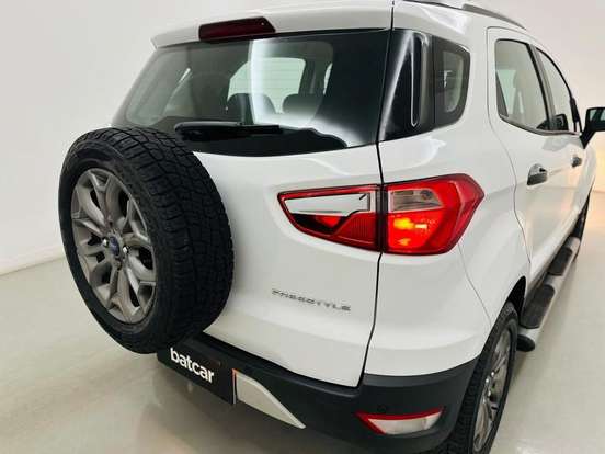 FORD-ECOSPORT-2016