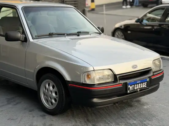 FORD-ESCORT-1992