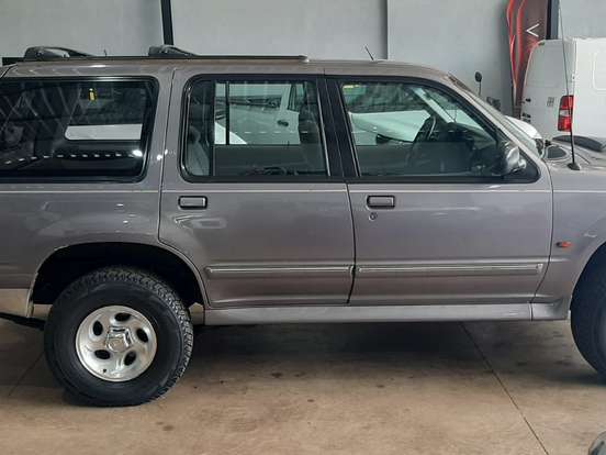 FORD-EXPLORER-4.0 XLT 4X4 V6 GASOLINA 4P AUTOMÁTICO FORD-EXPLORER-1997
