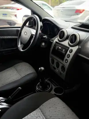 FORD-FIESTA-2011