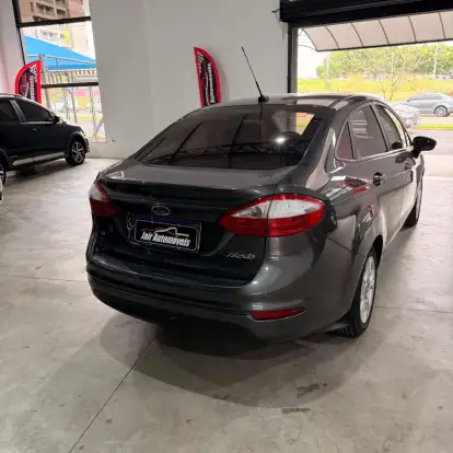 FORD-FIESTA-2015