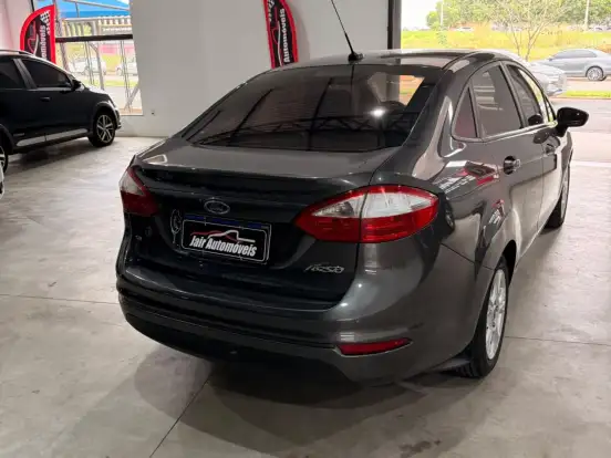 FORD-FIESTA-1.6 SE HATCH 16V FLEX 4P POWERSHIFT FORD-FIESTA-2015