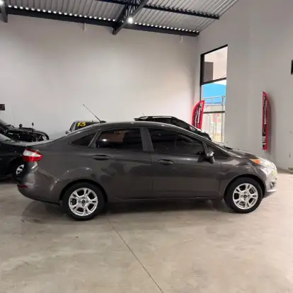 FORD-FIESTA-2015