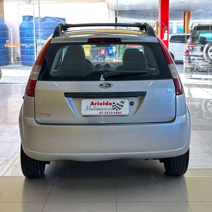 FORD-FIESTA-2004