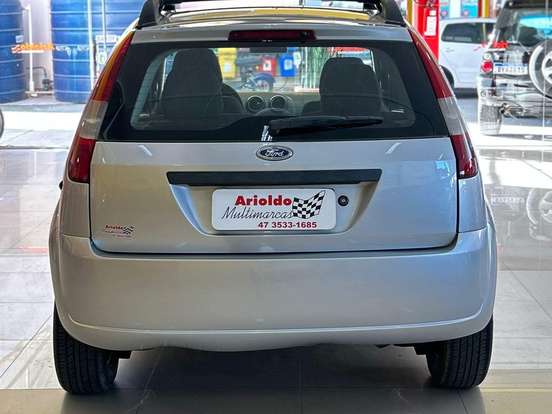 FORD-FIESTA-1.0 MPI PERSONNALITÉ 8V GASOLINA 4P MANUAL FORD-FIESTA-2004