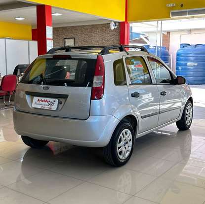 FORD-FIESTA-2004