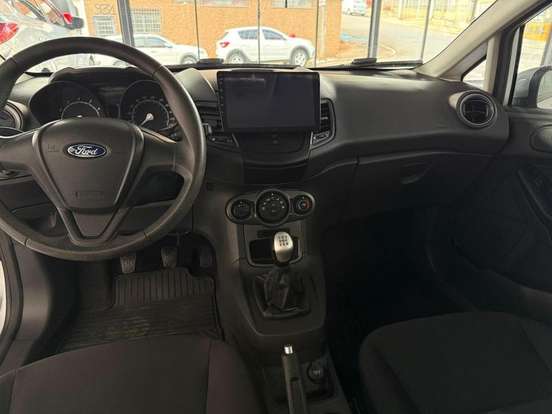 FORD-FIESTA-2016
