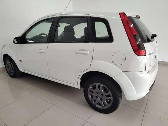 FORD-FIESTA-2012