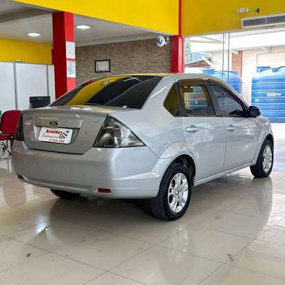 FORD-FIESTA-2012