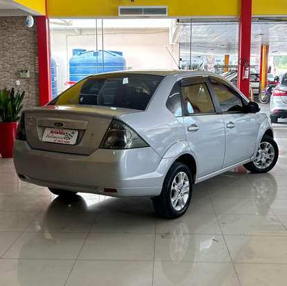 FORD-FIESTA-2012