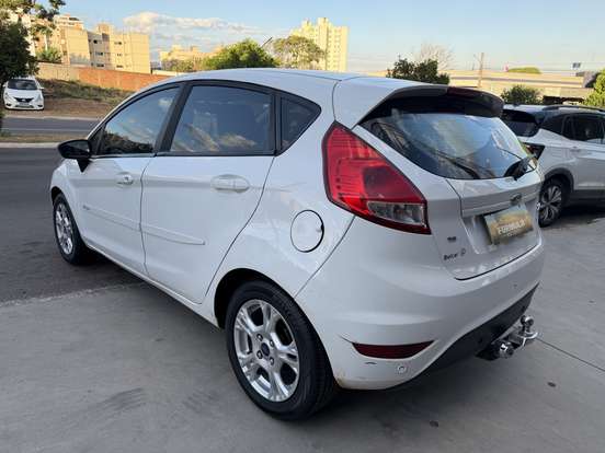 FORD-FIESTA-2016