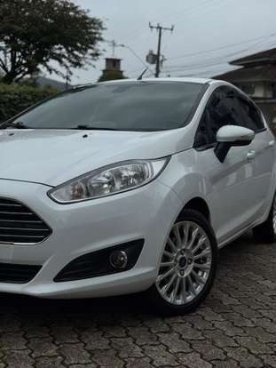 FORD-FIESTA-2015