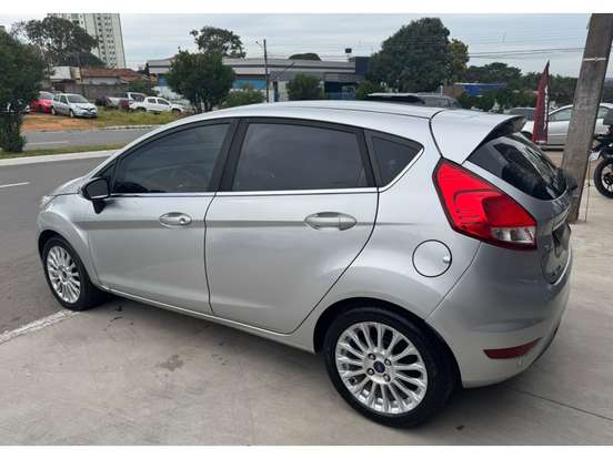 FORD-FIESTA-1.6 TITANIUM HATCH 16V FLEX 4P AUTOMÁTICO FORD-FIESTA-2013