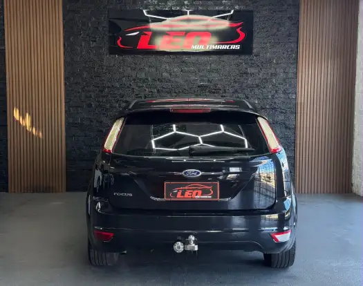 FORD-FOCUS-2011