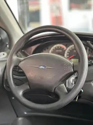 FORD-FOCUS-2007