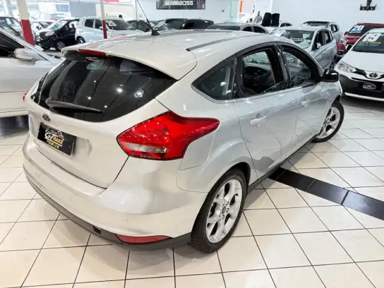 FORD-FOCUS-2016