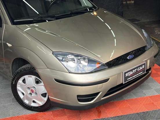 FORD-FOCUS-2004