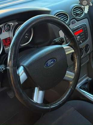 FORD-FOCUS-2013