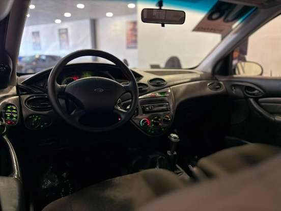 FORD-FOCUS-2007