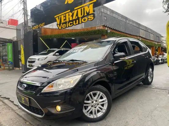 FORD-FOCUS-2010