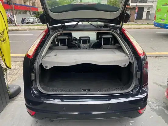 FORD-FOCUS-2010