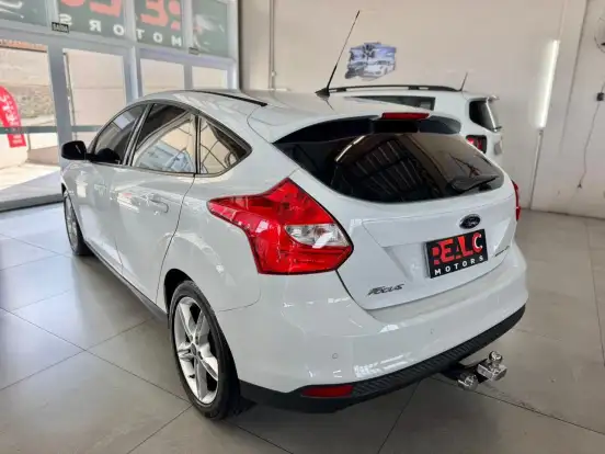 FORD-FOCUS-2.0 SE 16V FLEX 4P POWERSHIFT FORD-FOCUS-2014