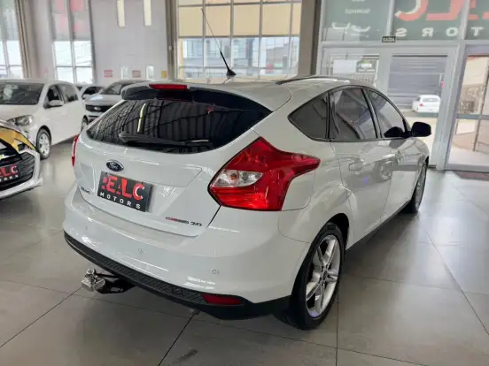 FORD-FOCUS-2.0 SE 16V FLEX 4P POWERSHIFT FORD-FOCUS-2014