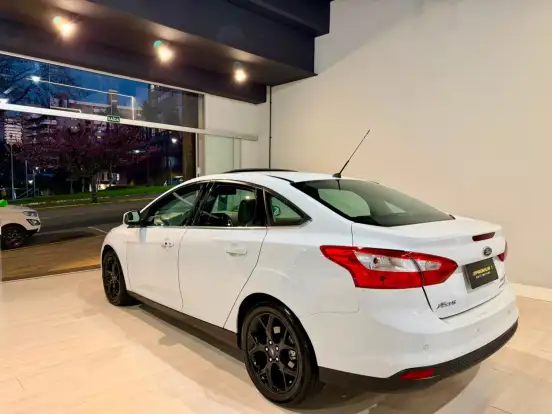 FORD-FOCUS-2014