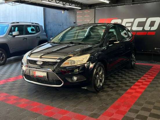 FORD-FOCUS-2011