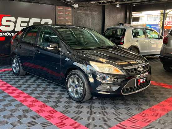 FORD-FOCUS-2011