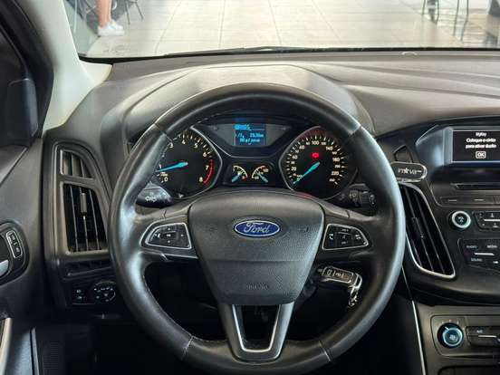 FORD-FOCUS-2017