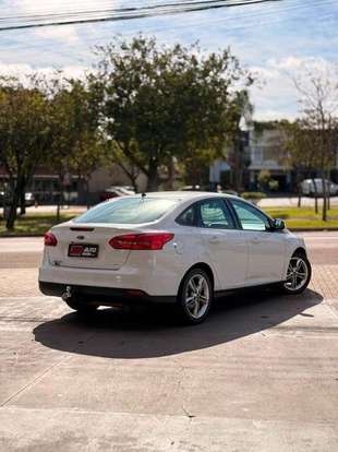 FORD-FOCUS-2015